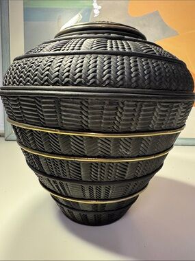Candone Wharton Black vessel Vase with Gold Accents